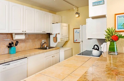 Maalaea Condo | Hawaii Life Rentals Presents Island Sands 110