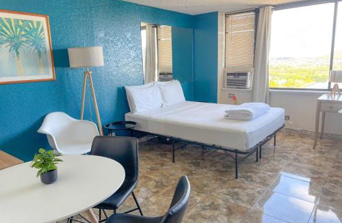 McCully - Moiliili Apartment | Hawaiian Monarch 2508 condo