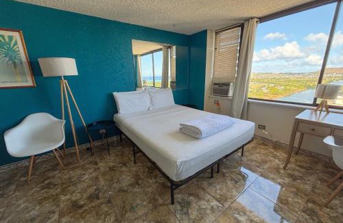 McCully - Moiliili Apartment | Hawaiian Monarch 2508 condo