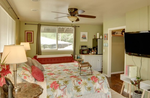 Keaau Apartment | Hawaiian Paradise Park Retreat w/ Soaking Tub