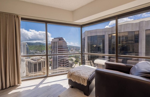Downtown Honolulu Condo | Heart of Downtown, Newly renovated Mountain View Suite, Full Kitchen Living Room