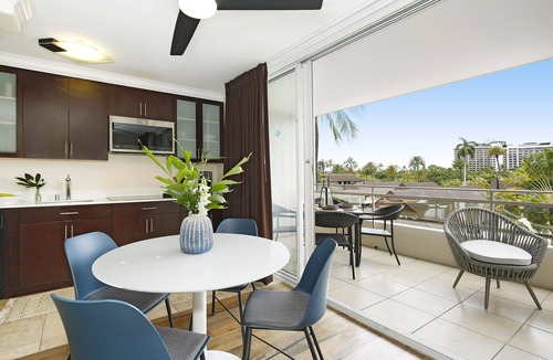 Waikiki Condo | Heart of Waikiki Corner Unit just a short walk to Beach and Restaurants!
