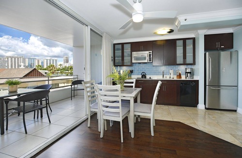 Waikiki Condo | Heart of Waikiki! Lower Floor! Great Location! Washlet, AC, Wi-Fi, Kitchen!