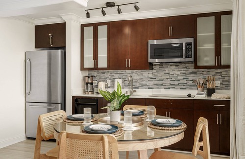 Honolulu Condo | Heart of Waikiki! Modern 2-bedroom/1-bath, Short walk to beach, FREE Parking!