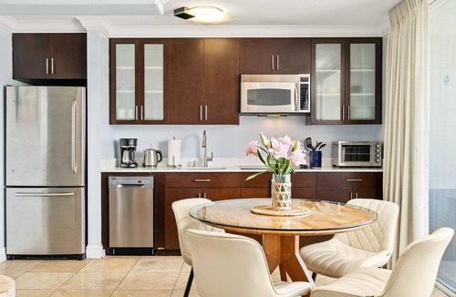 Waikiki Condo | Heart of Waikiki With Partial Ocean View! Washlet! FREE Off-site Parking!