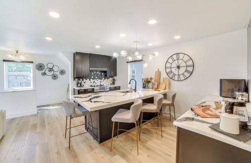Gladstone House | Heated Garage, Walk to Waterfront: Michigan Escape