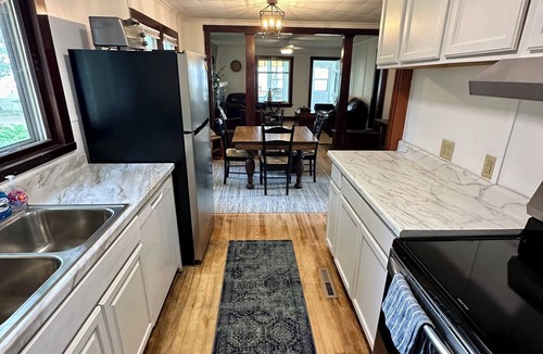 Dewittville Cottage | Hidden gem on Chautauqua’slake with SUPs, kayaks and pool!
