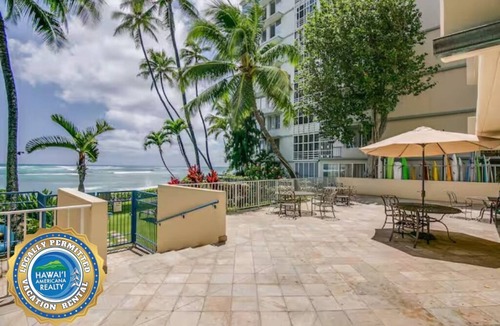 Diamond Head - Kapahulu - St. Louis Apartment | 〽High Floor〰Ocean-View〰Queen-Bed〰Studio w/Kitchenette, Very Quiet Building