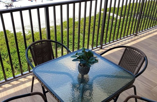 Marco Island Condo | 🦀 Highly Sought! 7th Floor Remodeled Sea Winds Beachfront, Double Vanity Sinks