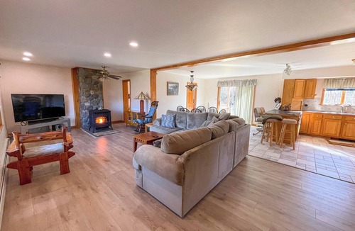 East Central Franklin House | Hiking,canoeing,fishing,close to atv,utv trails