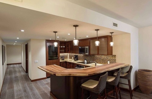 Ala Moana Resort | Hilton Grand Island Penthouse: 3BR,3BA, Ocean Views on Waikiki Beach, Luxurious!