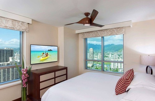 Ala Moana Resort | Hilton Grand Island Penthouse: 3BR,3BA, Ocean Views on Waikiki Beach, Luxurious!