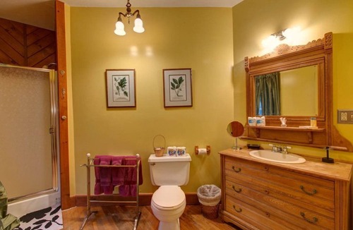 Margaretville Bed & Breakfast | Historic Bed and Breakfast 1 queen bedroom in the Catskills Mtns Margaretville