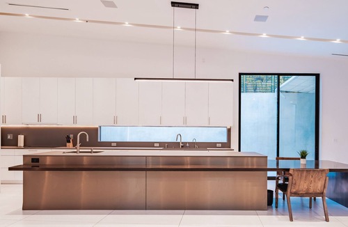 Tri-West Villa | Hollywood Hills Modern Villa