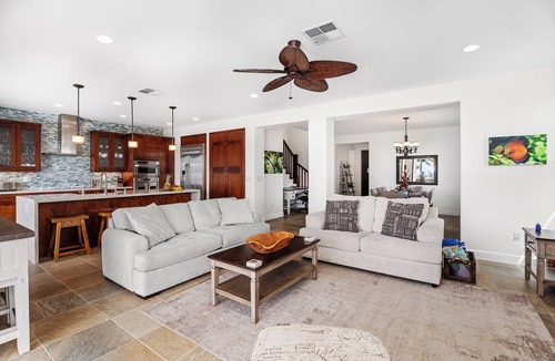 Keauhou House | Holua Moana Hale: Spectacular Oceanfront Home with Pool, Spa and Putting Green