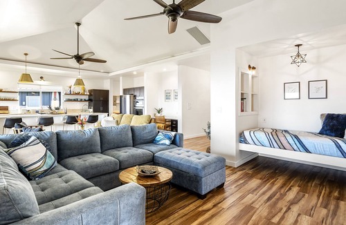 Holualoa House | "Holualoa Sea and Sky" with Panoramic Ocean View