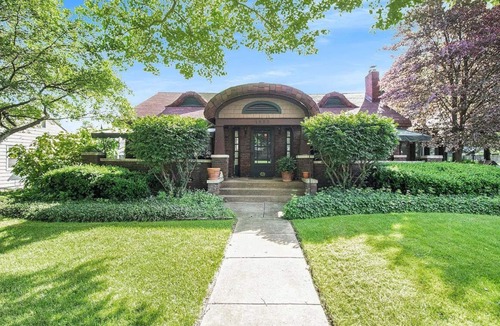 South Bend House | HOT TUB | Decked Out Oasis | Nespresso Coffee Bar