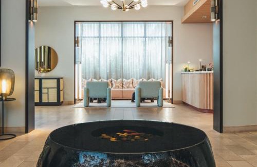 Waikiki Hotel | Hotel Renew