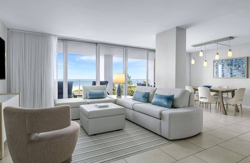 Marco Island Hotel | Hotel with 2 bedrooms, 2 full baths and AC in beautiful Marco Island.