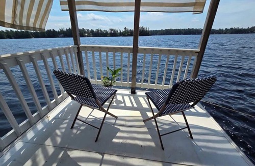 Brantingham Boat Rental | House Boat on Grant Island w/HotTub and E-Boat