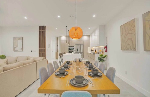 Poinsettia Heights House | HTD Pool-Jacuzzi-BBQ-Games-Near Las Olas 1
