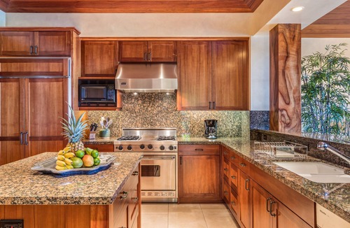 Kaupulehu House | Hualalai 72-105 Pakui~private residence~pool~spa~walking distance to resort