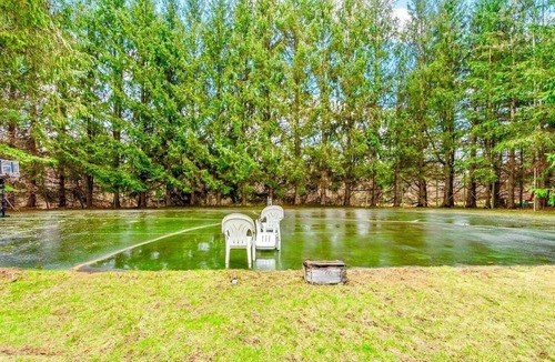 Valatie House | Hudson Valley 10 Bedroom Compound with pond and tennis court