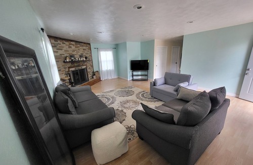 South Bend House | Humble and Cheerful