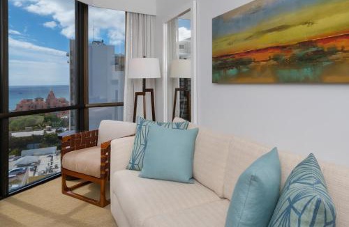 Waikiki Resort | Hyatt Centric Waikiki Beach