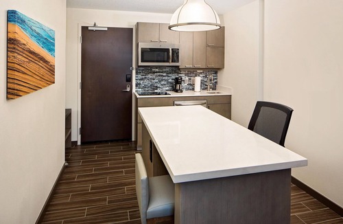 Florida Center Hotel | Hyatt House across from Universal Orlando Resort