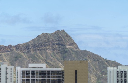 Waikiki Condo | IC 43th Floor Studio with balcony to enjoy Mountain View