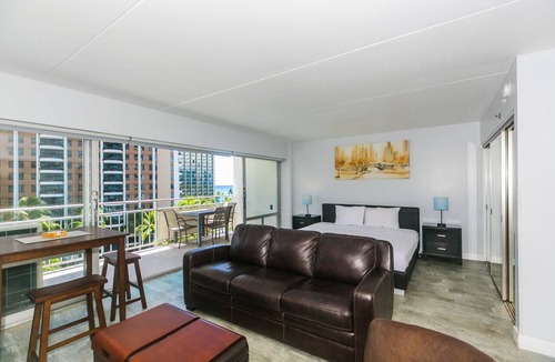 Waikiki Condo | If you're looking for your get-away spot, look no further.
