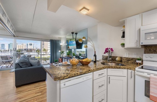 Waikiki Condo | Ilikai 441 Yacht harbor view