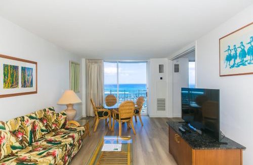 Waikiki Apartment | Ilikai Marina 1684 Yacht Harbor View 1BR