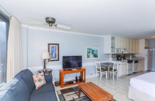 Waikiki Apartment | Ilikai Marina 987 City View Studio