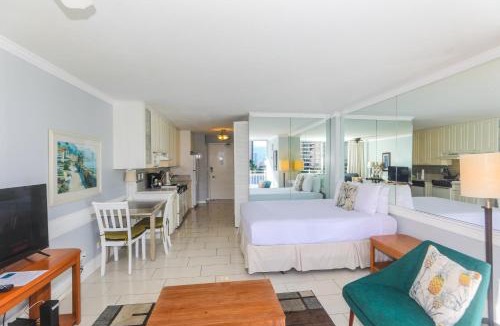 Waikiki Apartment | Ilikai Marina 987 City View Studio