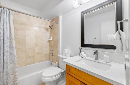 Waikiki Apartment | Ilikai Marina Studios