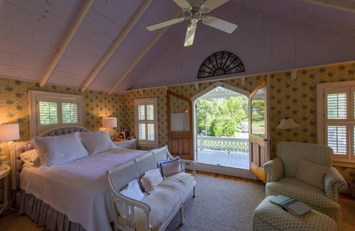 The Heights House | Impeccably Restored & Charming Victorian Summer Cottage-5 Bed, 4 Bath, Sleeps 10