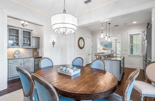 Watercolor House | Indulge in Luxury at WaterColor – Pet-Friendly, Electric Cart, Steps to Pool & Close to Seaside