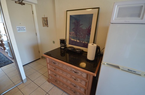 Waikiki Apartment | Island Colony 2815 Sweeping Ocean to Mountain Views