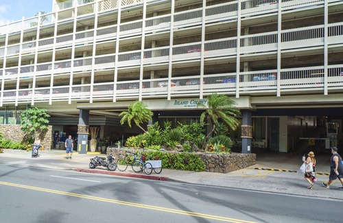 Waikiki Condo | Island Colony (IC14)