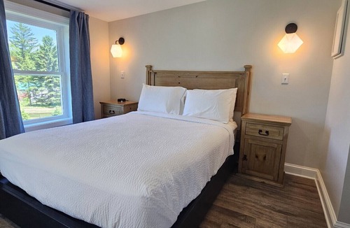 Greenville Junction Hotel | Juniper Motel-Double Queen-RM4-Pet Friendly*ATV Access*Lakefront