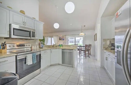 Indian Ridge House | Just 5 minutes from Disney World with The heated pool ,spa, and game room