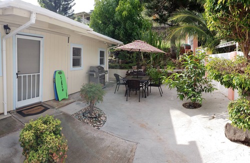 Kahala Cottage | Kahala Valley 2Bed Cottage, Sleeps 6, Quiet backyard w/peekaboo views