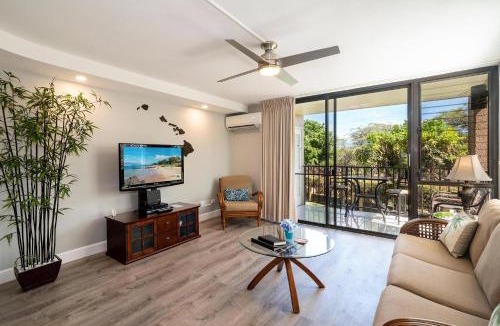 Kihei House | Kamaole Sands 4-213, Designer Condo, Split AC