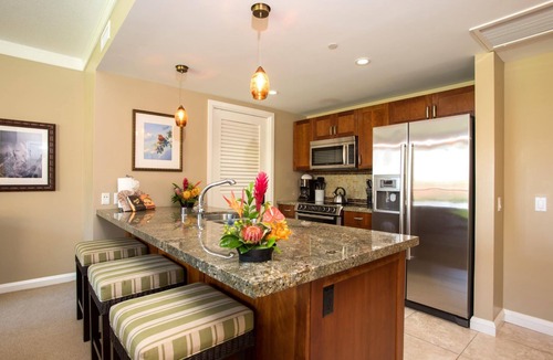 Honokowai Condo | KBM Resorts | Spacious 6-Bedroom Honua Kai Collection | Same Floor | Ocean and Mountain Views + 4 Free Rental Cars! HKH-229/36/38/40