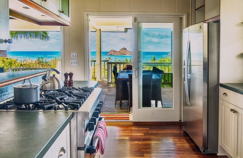 Lanikai House | Kehaulani Ridge~Lanikai~Spectacular Views of "The Mokes"! Renovated~Luxurious