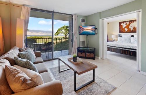 Kihei Apartment | Kihei's Seaside Siesta: Ocean View Lanai & Pool