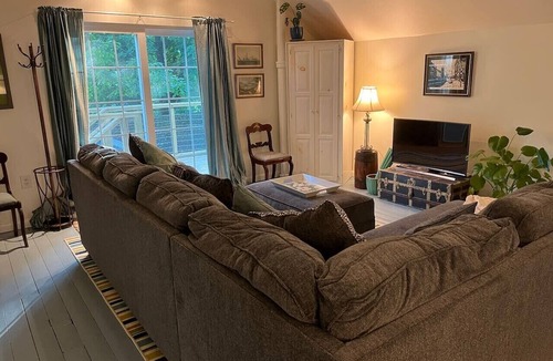 Chatham Apartment | Kinderhaus Loft in Chatham, NY