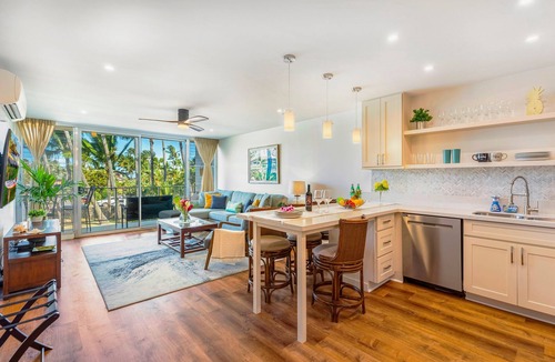 Kuau Apartment | Kuau Plaza Paia Condo with Parking